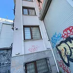 Kapselhotel Galatolia *
