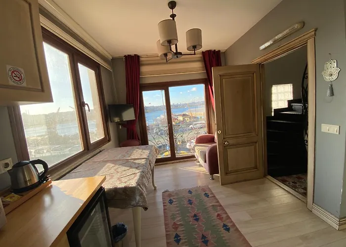 Kapsül Otel Galatolia *