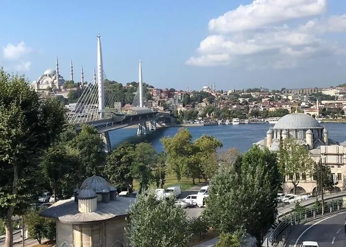 Galatolia Kapselhotel *