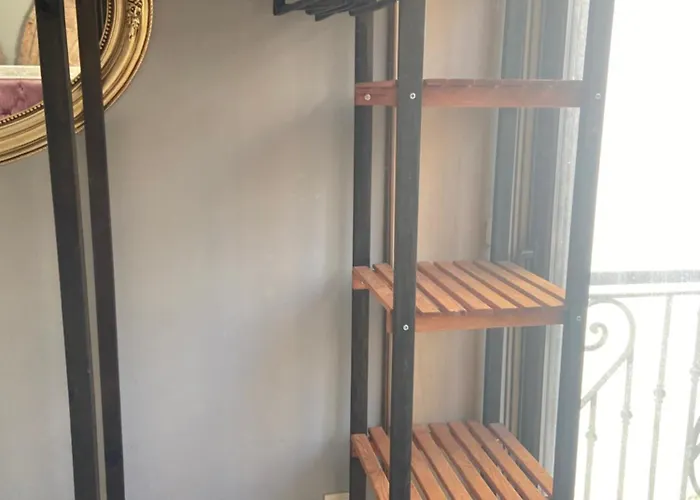 Galatolia Kapselhotel *