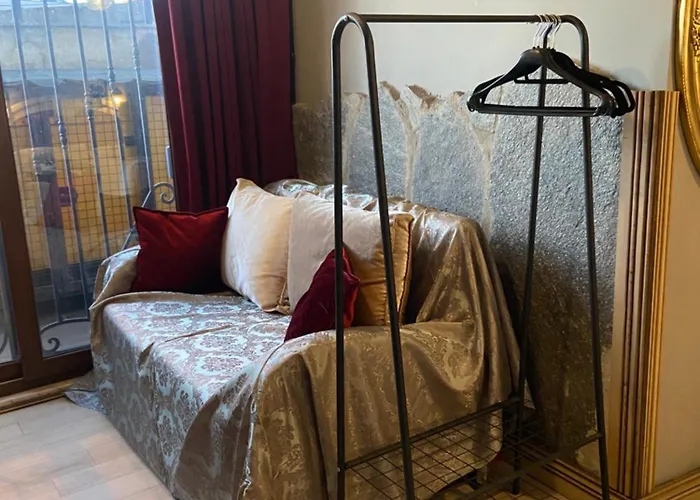 Kapselhotel Galatolia